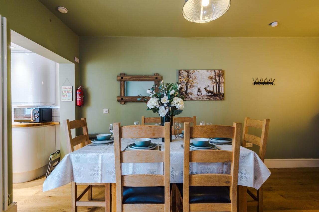 Chester City Centre Haven: Cozy 2-Bed Home for 6 Exterior photo