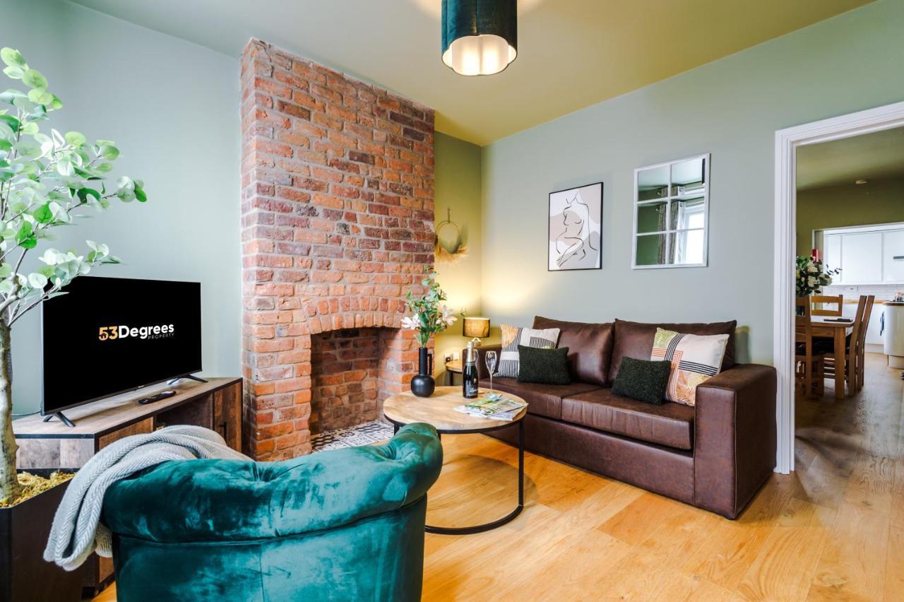 Chester City Centre Haven: Cozy 2-Bed Home for 6 Exterior photo