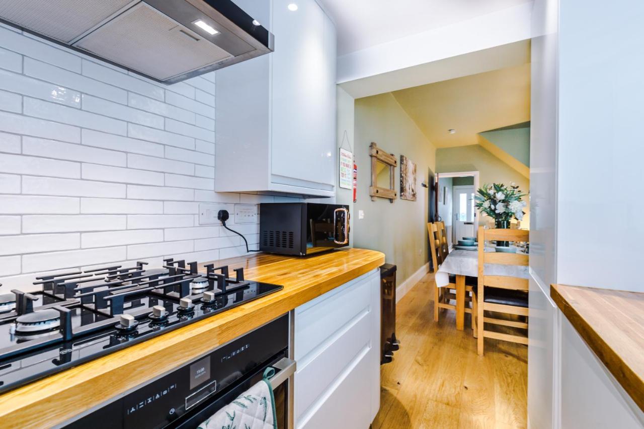 Chester City Centre Haven: Cozy 2-Bed Home for 6 Exterior photo